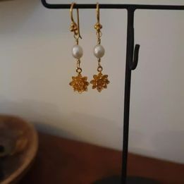 Queen of the day Earrings